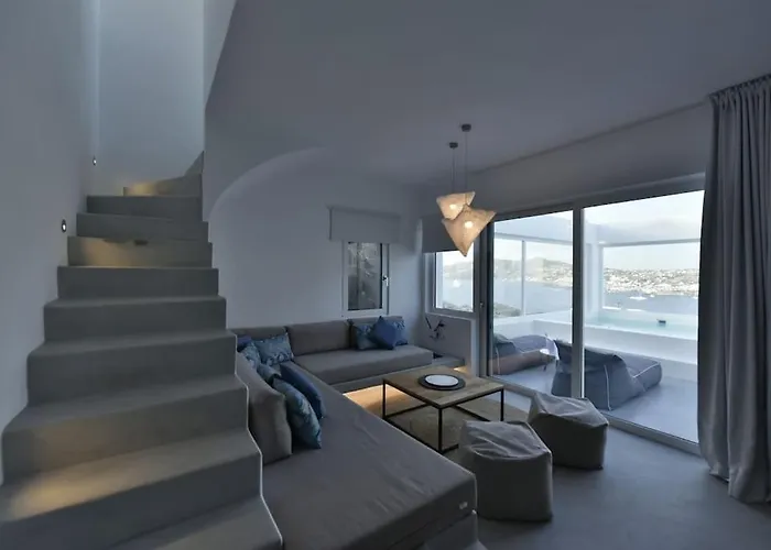 Aethereal With Private Pool And Town Views וילה