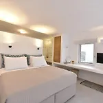Aethereal With Private Pool And Town Views וילה