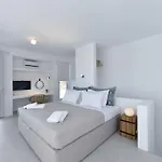 Aethereal With Private Pool And Town Views וילה *